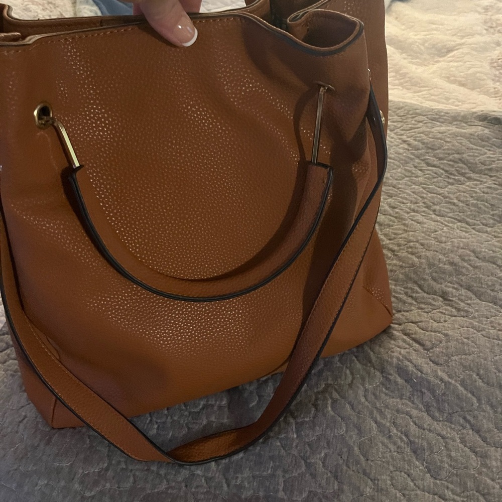 Alexis Bendel brown leather purse. - Picture 4 of 7